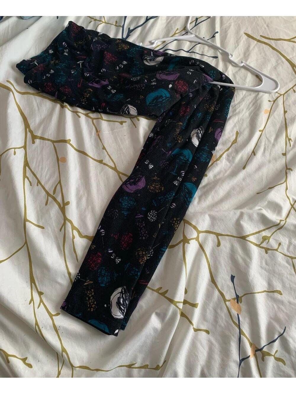 Lularoe Leggings Bakery Themed One Size (OS) Black with multicolor print - Picture 4 of 4
